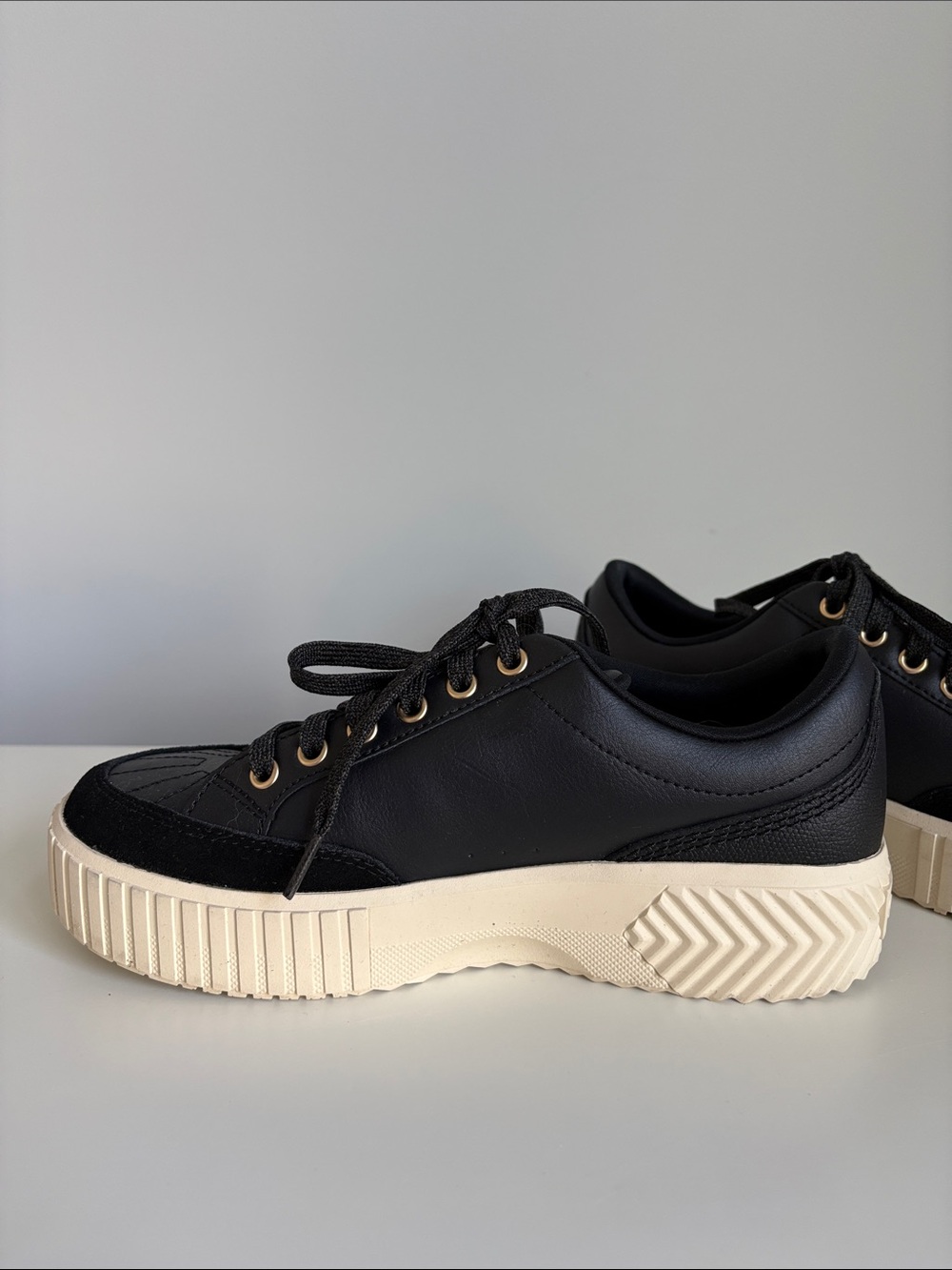 Sorel Black Leather Low-Top Sneaker with Cream Platform - Picture 3 of 5